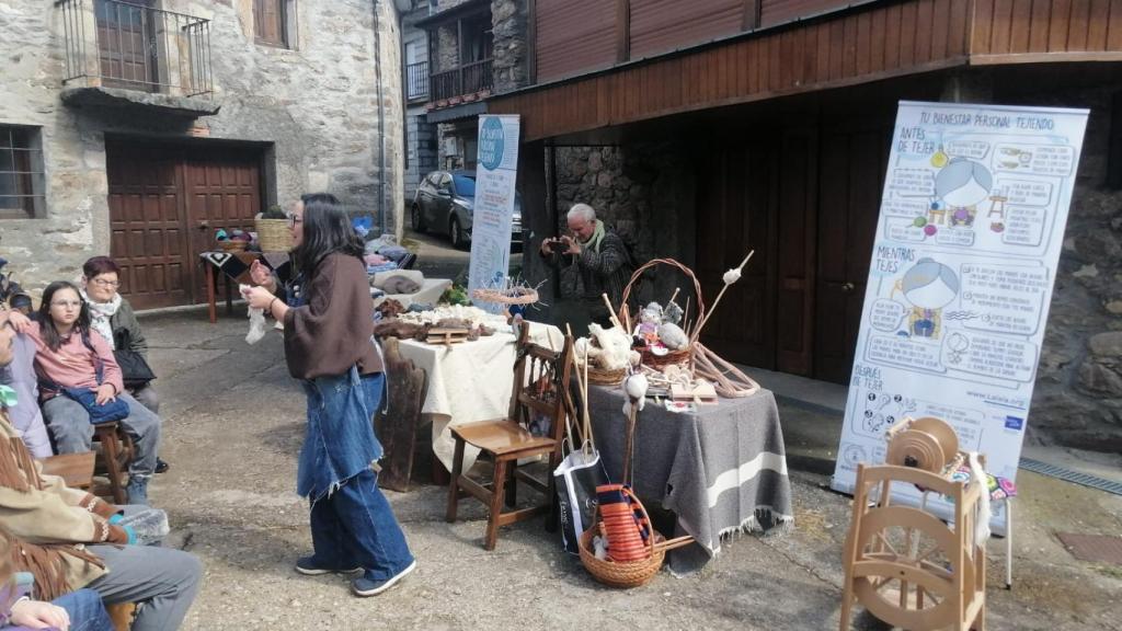 Uno de los talleres celebrados con motivo del Día Europeo de la Lana, en Porto de Sanabria