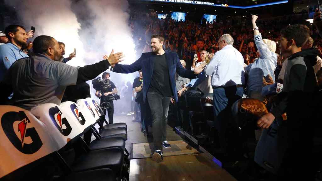 Marc Gasol emocionado en la ceremonio de retirada del 33 en Memphis Grizzlies