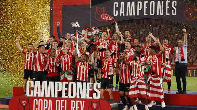 Los jugadores del Athletic celebran el título de campeones de Copa del Rey.