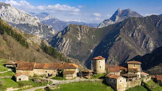 El pueblo medieval que enamora a sus visitantes: tiene 38 habitantes y es el más bonito de Asturias