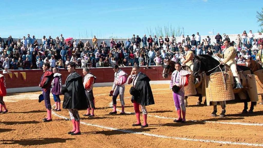 Paseíllo en el coso de la salmantina Villoria en la tarde de ayer