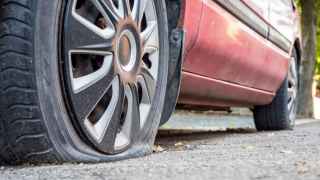 Un vecino pincha las ruedas de más de 40 coches en un pueblo de Toledo