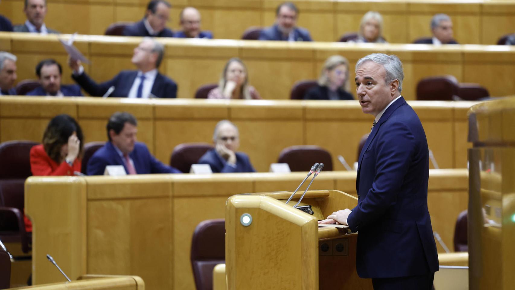 El presidente de Aragón, Jorge Azcón, este lunes en el Senado.