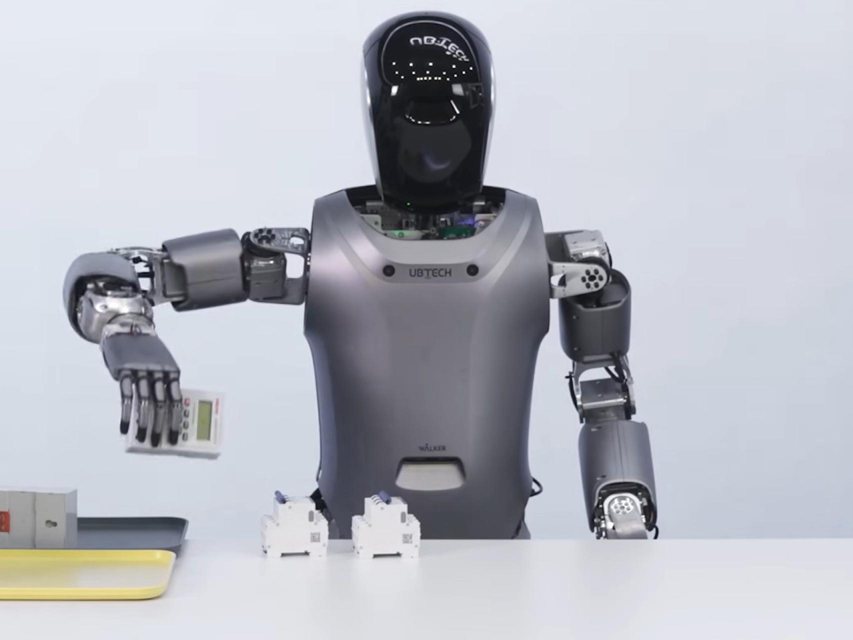 China ya tiene un impresionante robot humanoide: habla, razona y podría  dejarte sin trabajo