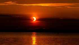 Imagen de archivo de un eclipse de sol.