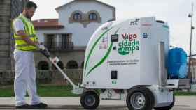 Máquina especial para la limpieza del verdín en Vigo.