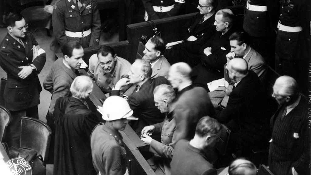 Los acusados, entre ellos Hermann Göring, Rudolf Hess y Joachim von Ribbentrop durante los juicios de Núremberg. Foto: U.S. Army Signal Corps, Harry S. Truman Library & Museum.