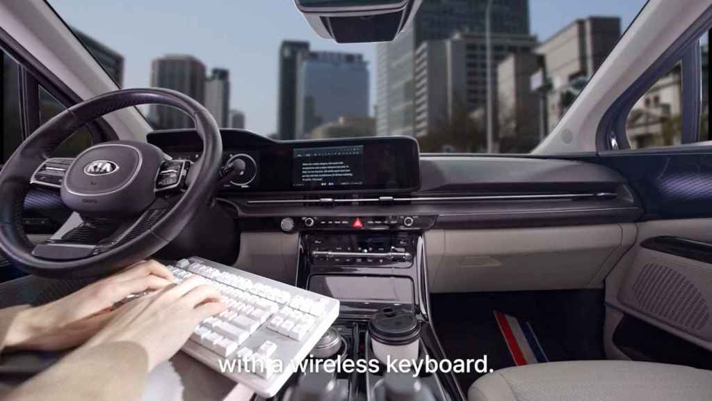 El adaptador Auto Pro X permite trabajar en el coche usando apps como Microsoft Word