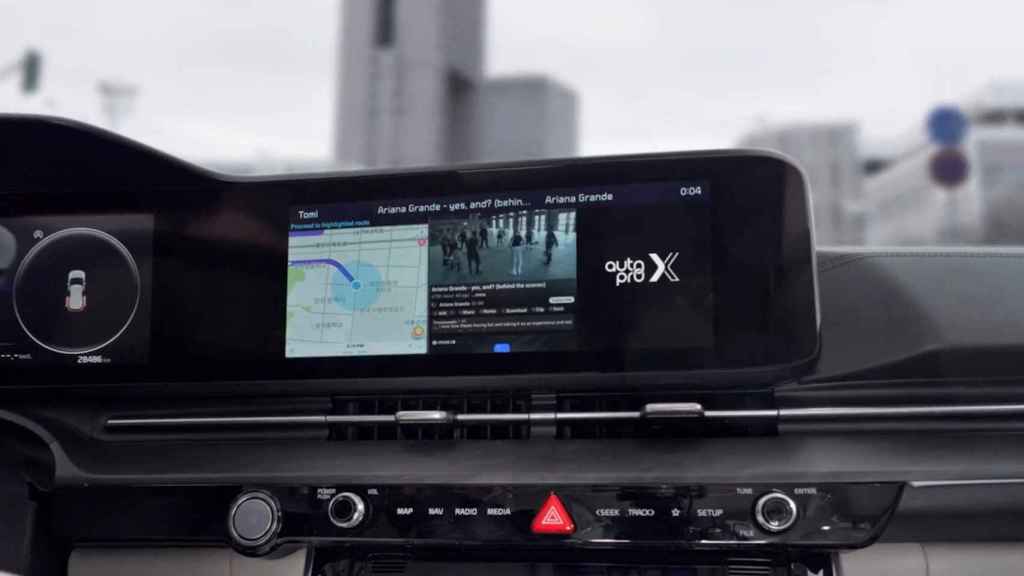 Samsung Dex ejecutándose en la pantalla de un coche