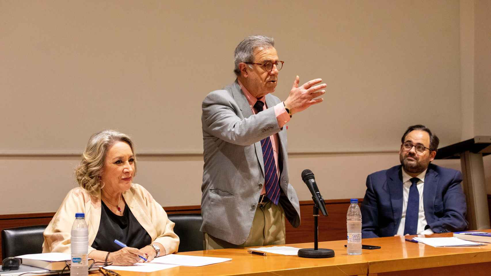 Graciano Palomo presenta en Toledo su libro 'Éxodo y poder' con un interesante coloquio político
