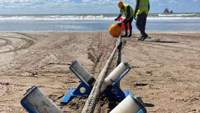 Firmina, el nuevo cable submarino de Google en la playa de Argentina