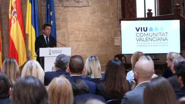 El presidente Carlos Mazón durante la presentación del Plan Viven en el Palau de la Generalitat. EE