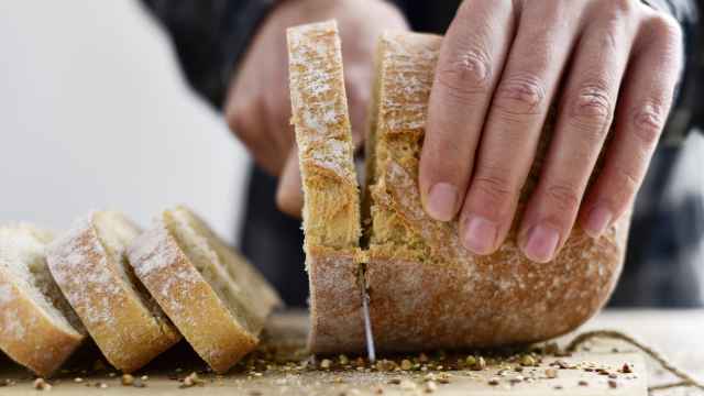No comas el pan primero: la razón por la que deberías cambiar el orden en tus comidas para adelgazar