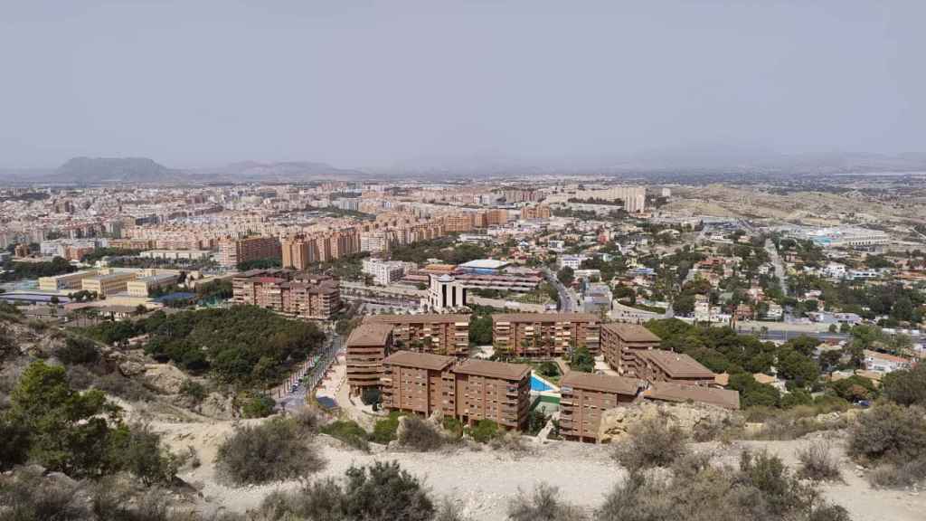 Barrio de Vistahermosa desde la Serra Grossa de Alicante.