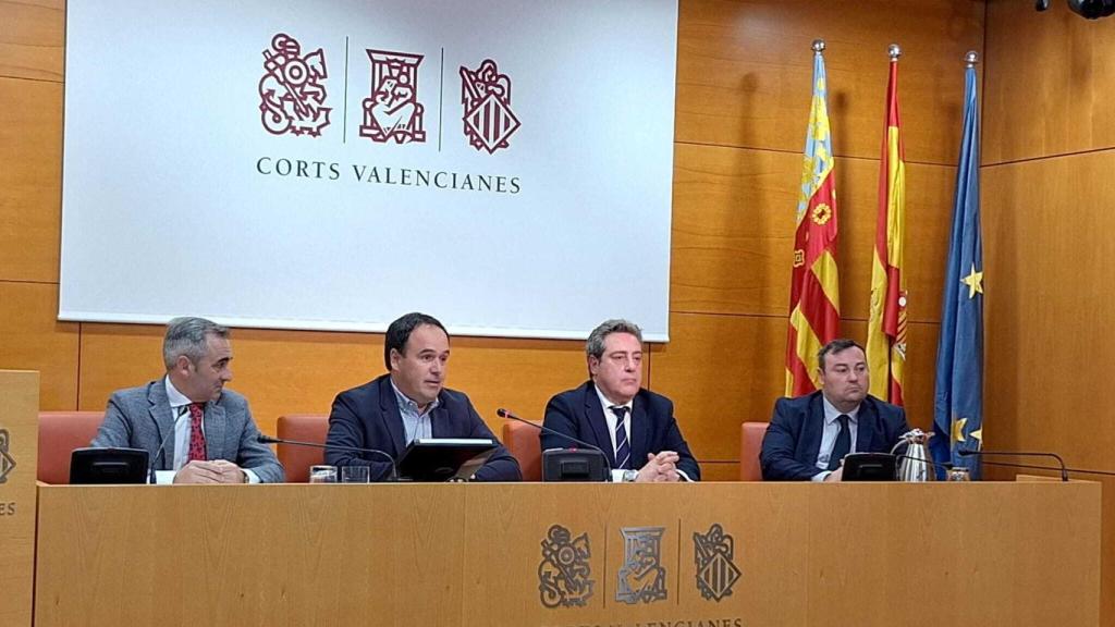 Rueda de prensa conjunta de PP y Vox para presentar las iniciativas. EE