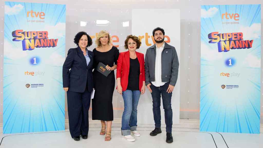 Miriam García Corrals, María Eizaguirre, Rocío Ramos-Paúl y Pablo Abelenda en la presentación de 'Supernanny' en RTVE.