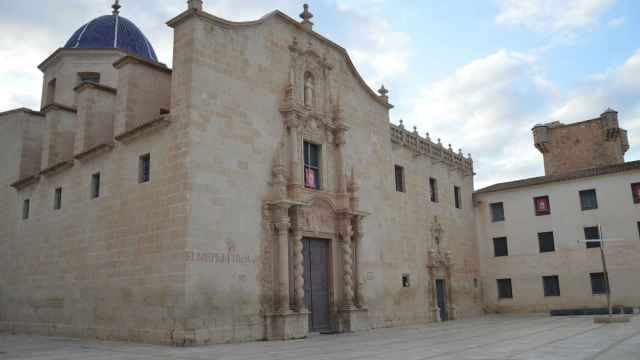 Una de las reliquias se encuentra en el Monasterio de la Santa Faz de Alicante.