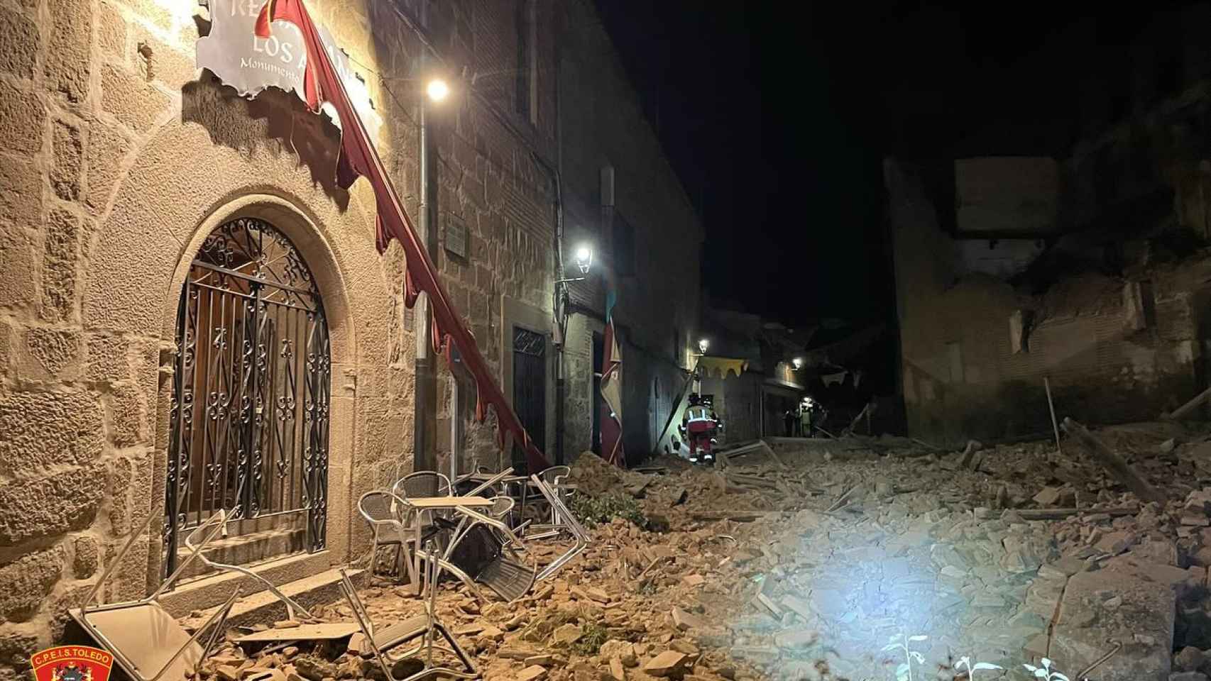Se desploma la fachada histórica del XVII de los Jesuitas de Oropesa (Toledo). Fotos: Consorcio Provincial de Bomberos / Diputación de Toledo