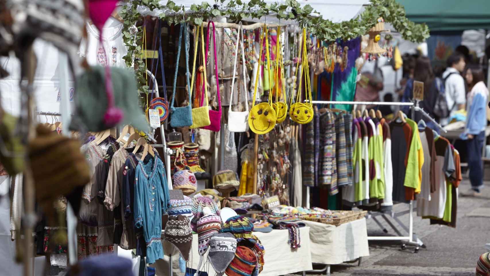 Puesto de un mercadillo en una imagen de archivo.