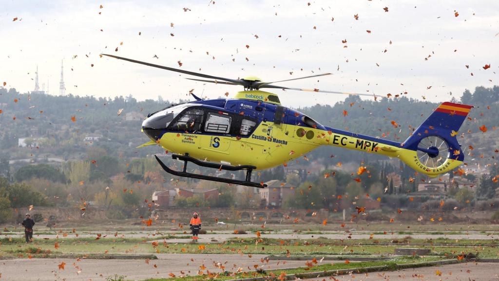 Helicóptero medicalizado del Sescam.