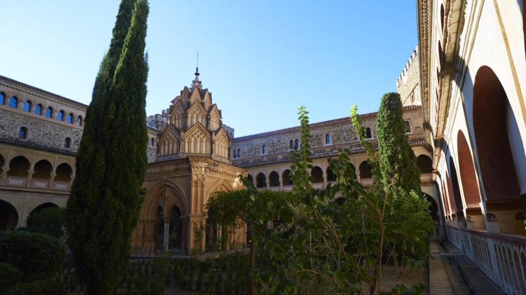 Claustro del Real Monasterio de la Virgen de Guadalupe.