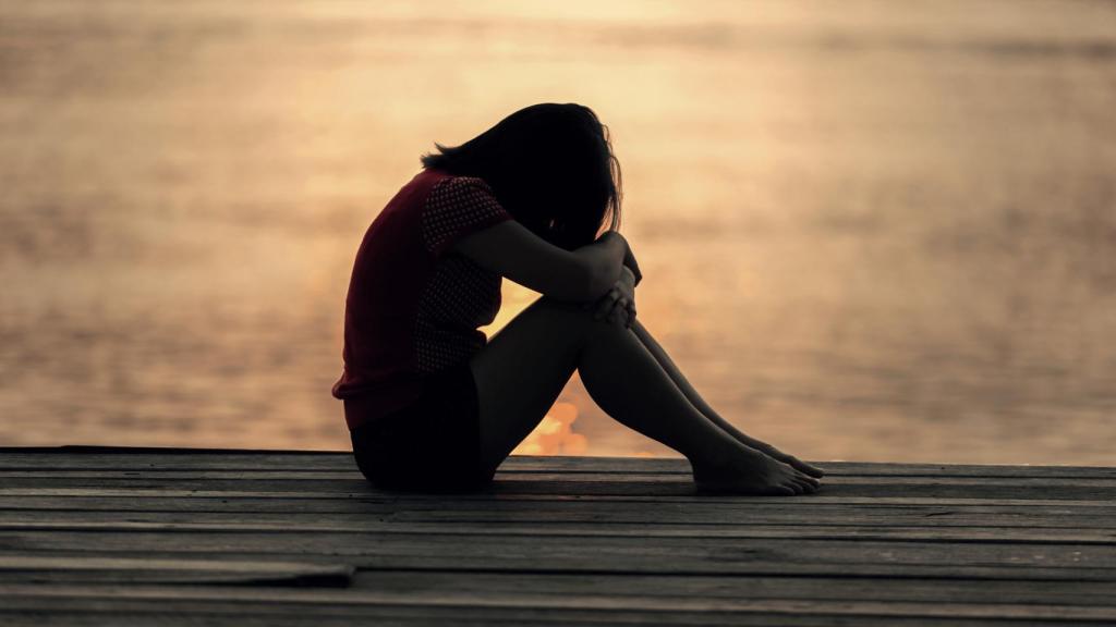 La dependencia emocional puede estar ligada al maltrato.
