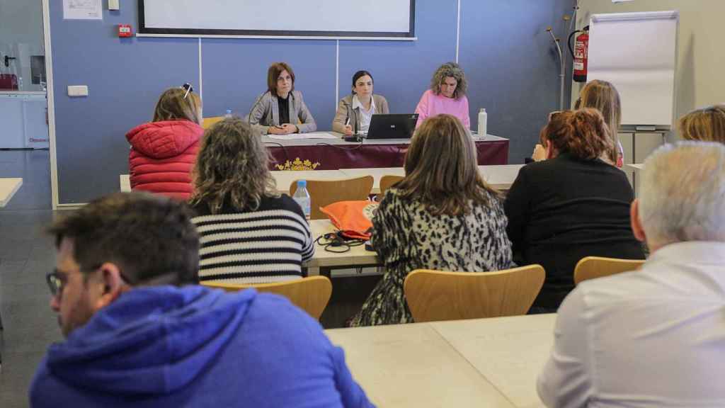Magdalena Rodríguez se reúne con los socios de Alimentos de Segovia