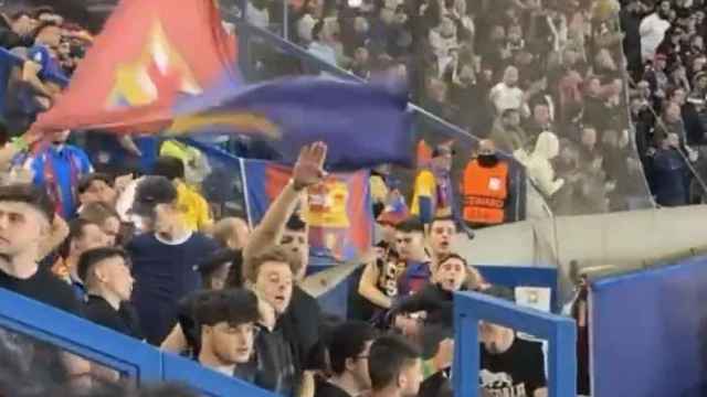 Los polémicos gestos en el sector del FC Barcelona en el estadio del PSG