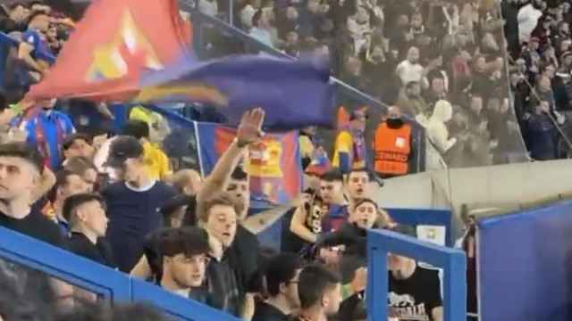Los polémicos gestos en el sector del FC Barcelona en el estadio del PSG