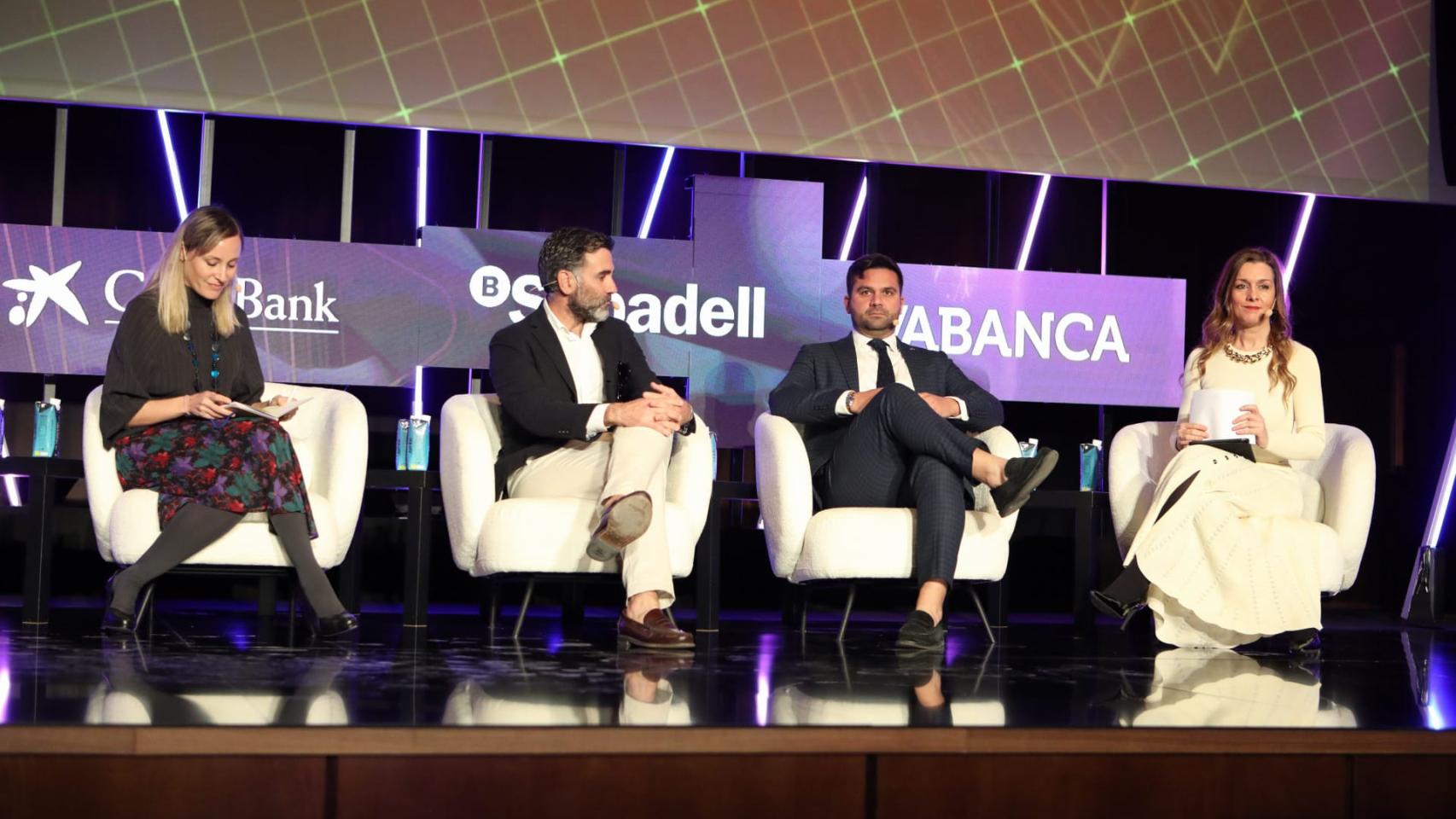 Representantes del sector bancario durante una mesa redonda celebrada en el Finsurtech Forward Summit.