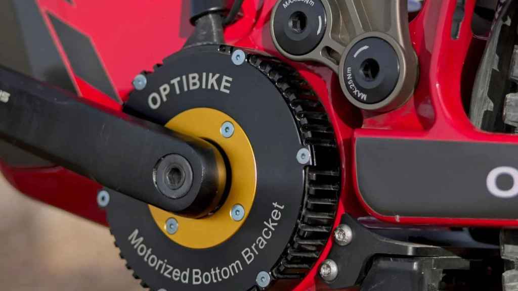 Motor Optibike en la bicicleta Riot