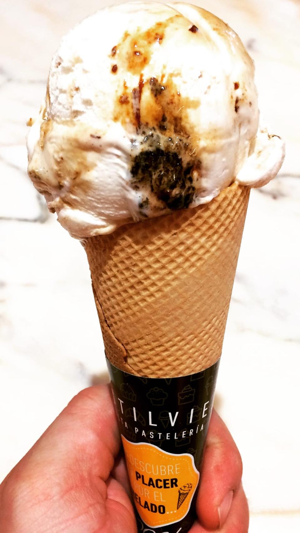 El helado de requesón con higos caramelizados