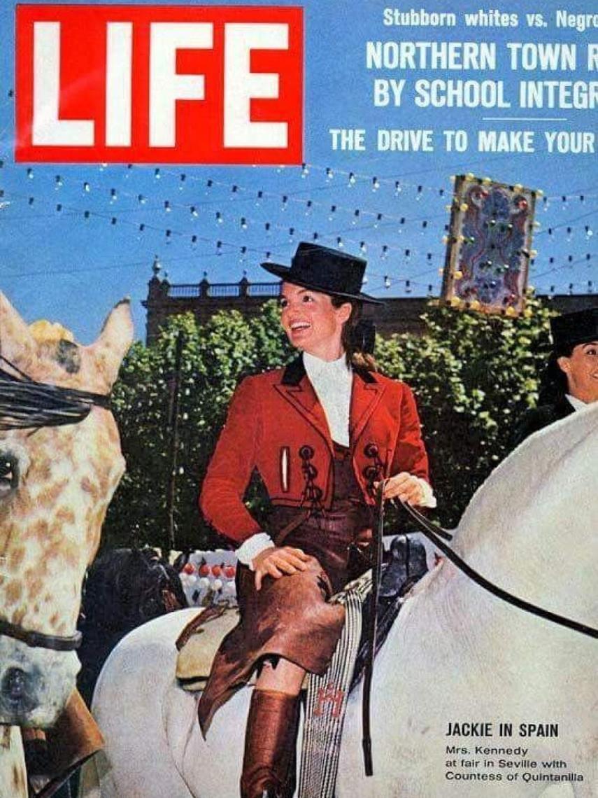 Jackie Kennedy en la portada de la revista 'Life', durante su visita a la Feria de Abril.
