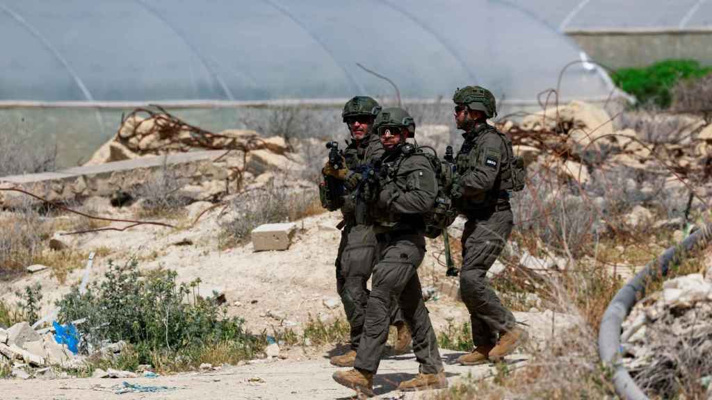 Miembros de la armada israelí patrullan las calles de Cisjordania el pasado 28 de marzo.