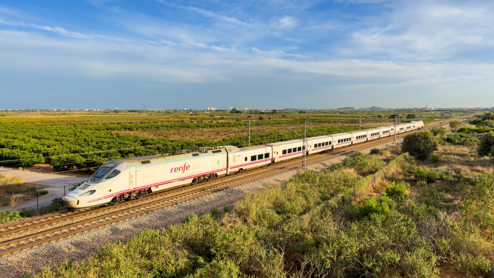 Los municipios más cercanos a Alicante en tren donde alquilar una vivienda sale más barato