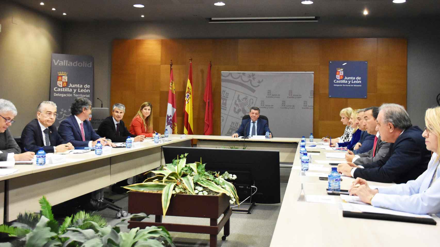 Imagen de la reunión entre los delegados territoriales y el consejero de la Presidencia