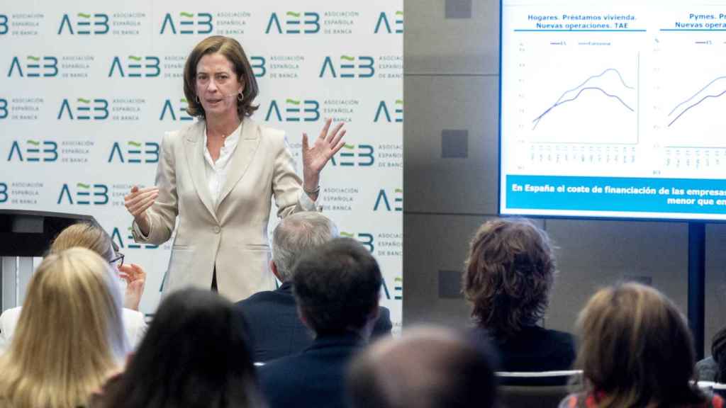 Alejandra Kindelán, presidenta de la AEB, durante una rueda de prensa reciente.