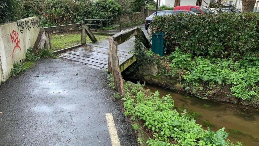 Calles Fomte Grnde y Horta por encima del río Mesoiro.