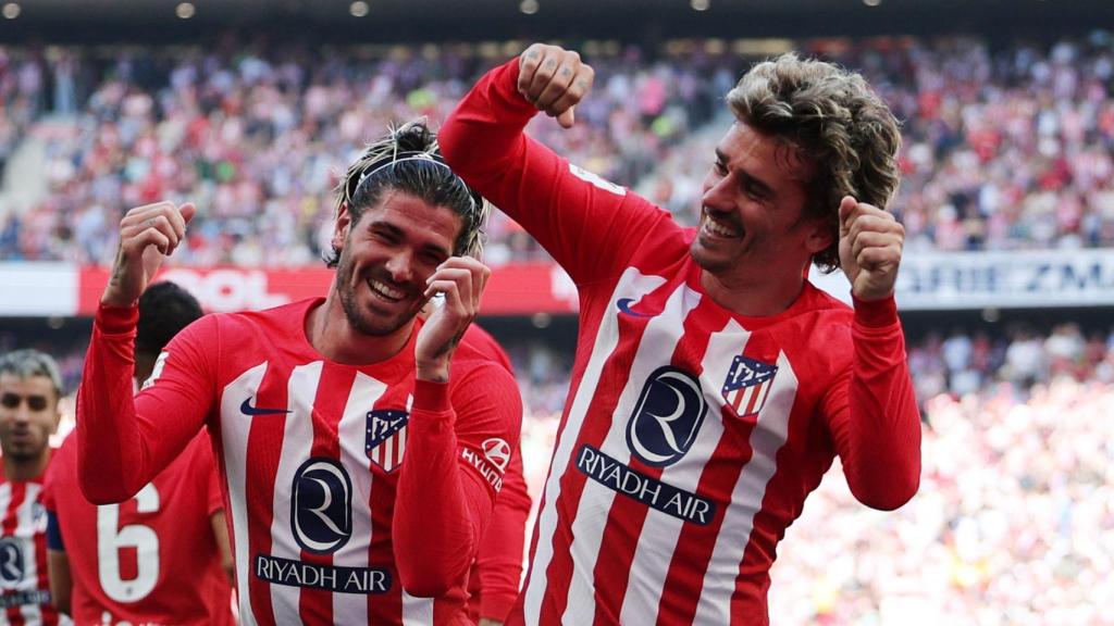 De Paul y Griezmann celebran un gol frente al Girona.