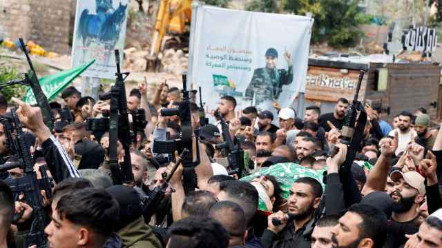 Palestinos durante un funeral en Cisjordania.