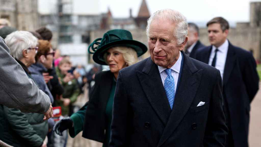 Carlos III junto a su mujer, Camila, en una imagen tomada el 31 de marzo en Windsor.