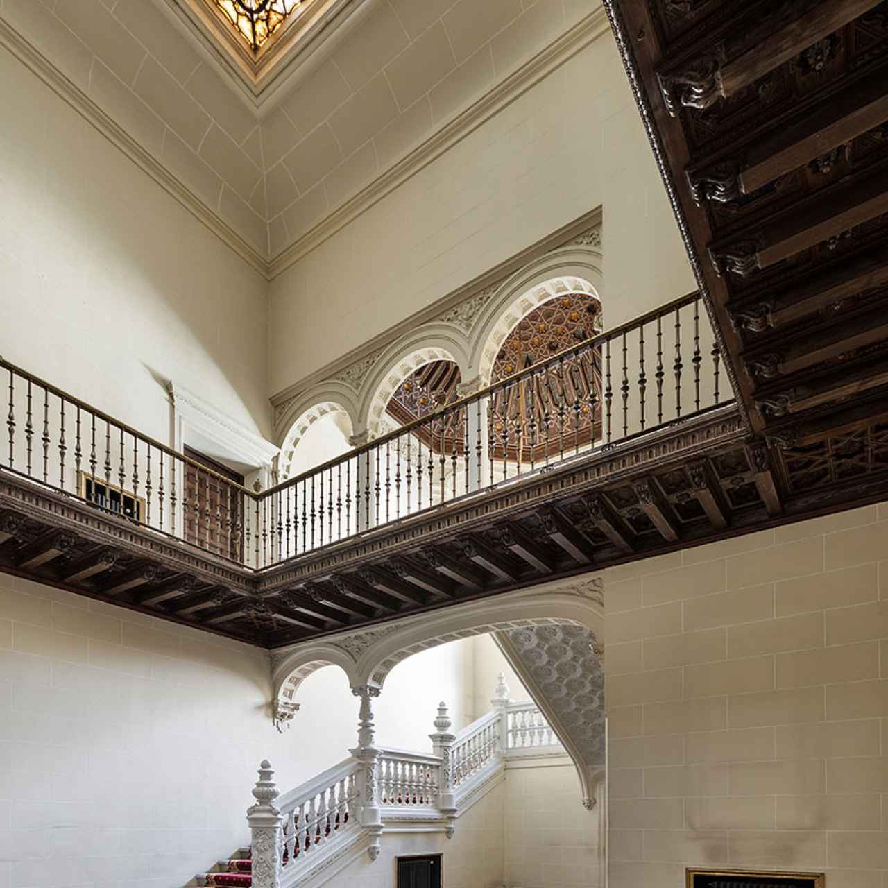Una de las escaleras del Palacio de la Trinidad.