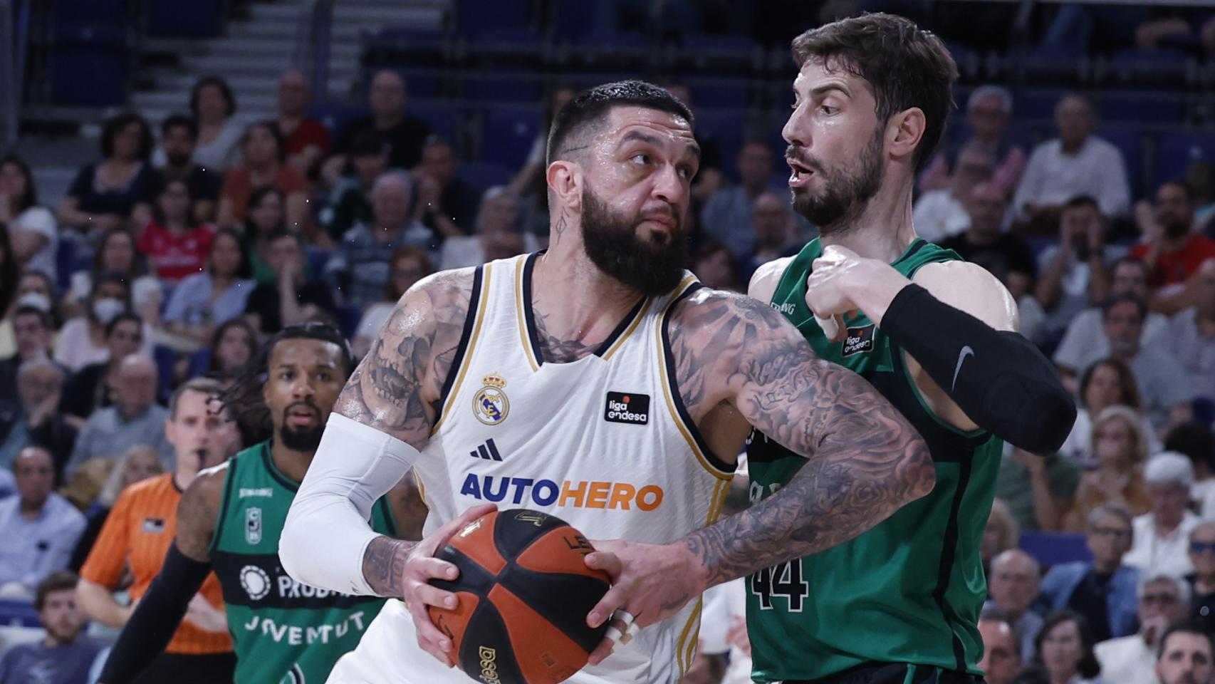 Poirier, en una acción contra Joventut.