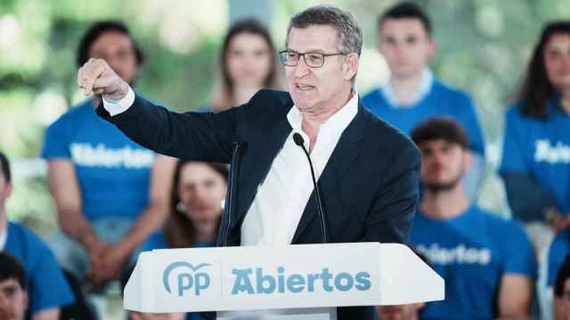 El líder del PP, Alberto Núñez Feijóo, este domingo en un mitin de campaña en Bilbao.