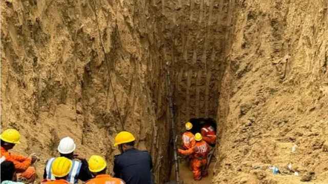 El túnel paralelo que los equipos de rescate habían excavado para rescatar al niño.