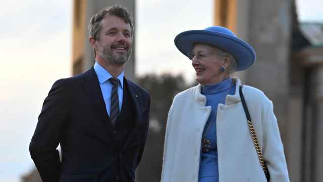 Federico de Dinamarca y su madre, Margarita II, en noviembre de 2021.