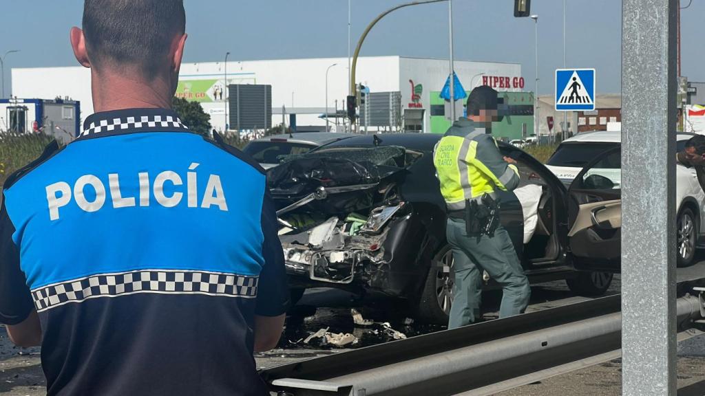 Impactante accidente de tráfico en Carbajosa de la Sagrada