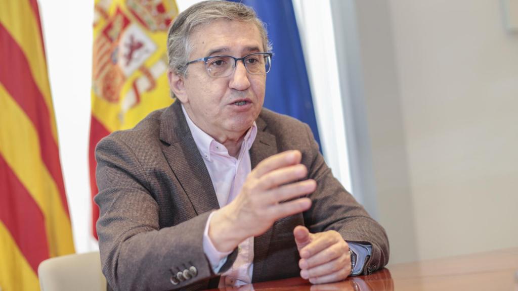 El conseller de Educación, Universidades y Empleo  de la Comunitat Valenciana, José Antonio Rovira, durante la entrevista.