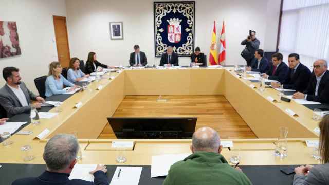 Reunión de la Mesa de las Cortes y de la Junta de Portavoces