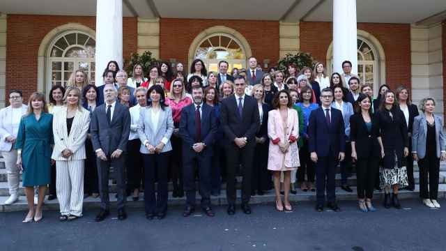El presidente Sánchez, este martes en la Moncloa, con los integrantes del Observatorio Estatal de Violencia sobre la Mujer.
